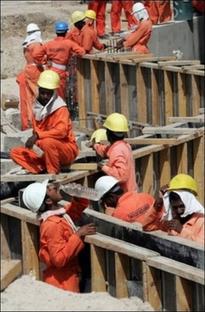 2008-09-20-eau-workers.jpg