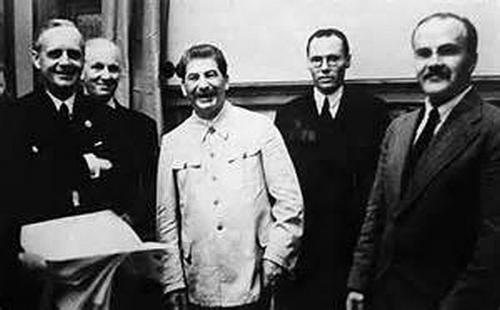 stalin-ribbentrop.jpg